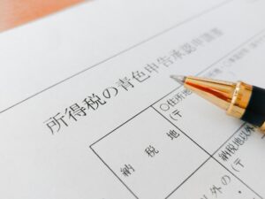 個人事業主の青色申告のメリット！節税や控除、還付金について